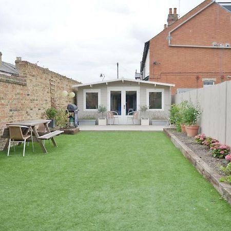 Summer House Thames Ditton Ngoại thất bức ảnh