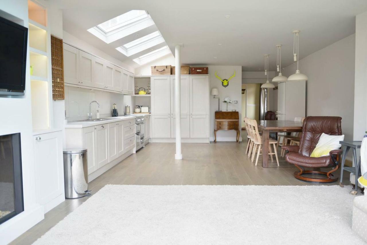 Summer House Thames Ditton Ngoại thất bức ảnh