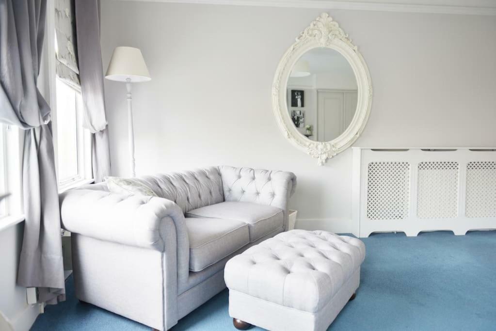 Summer House Thames Ditton Ngoại thất bức ảnh