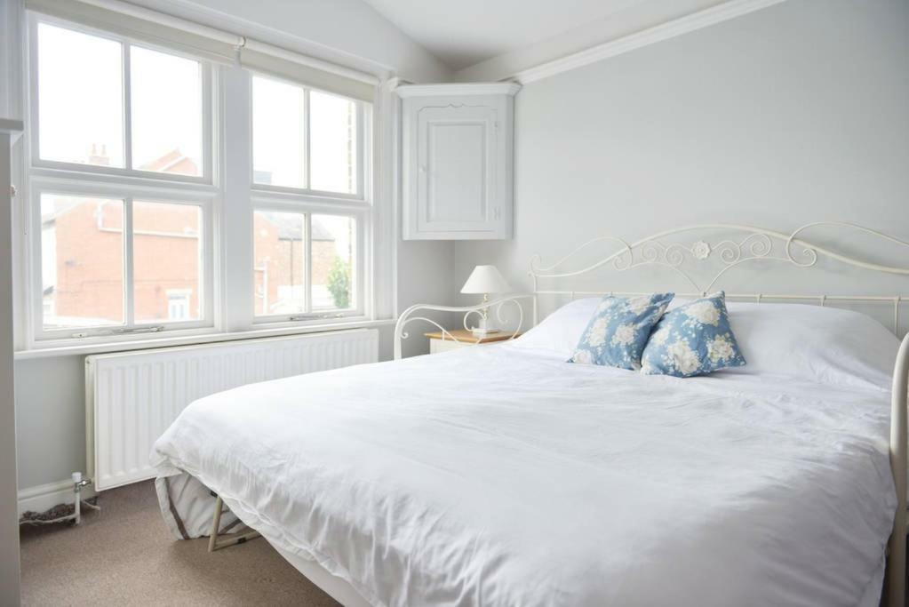 Summer House Thames Ditton Ngoại thất bức ảnh