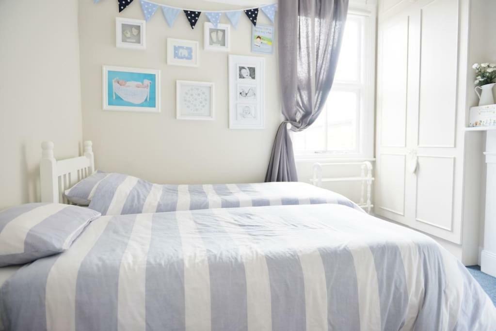 Summer House Thames Ditton Ngoại thất bức ảnh